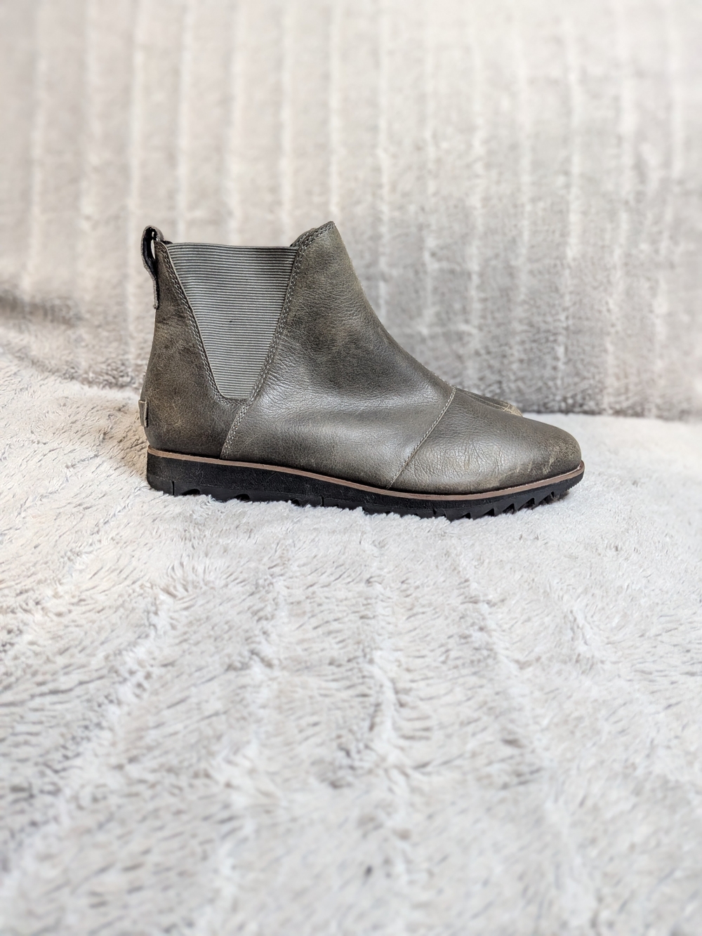 Sorel Women's Grey Chukka Chelsea Boot Size 10